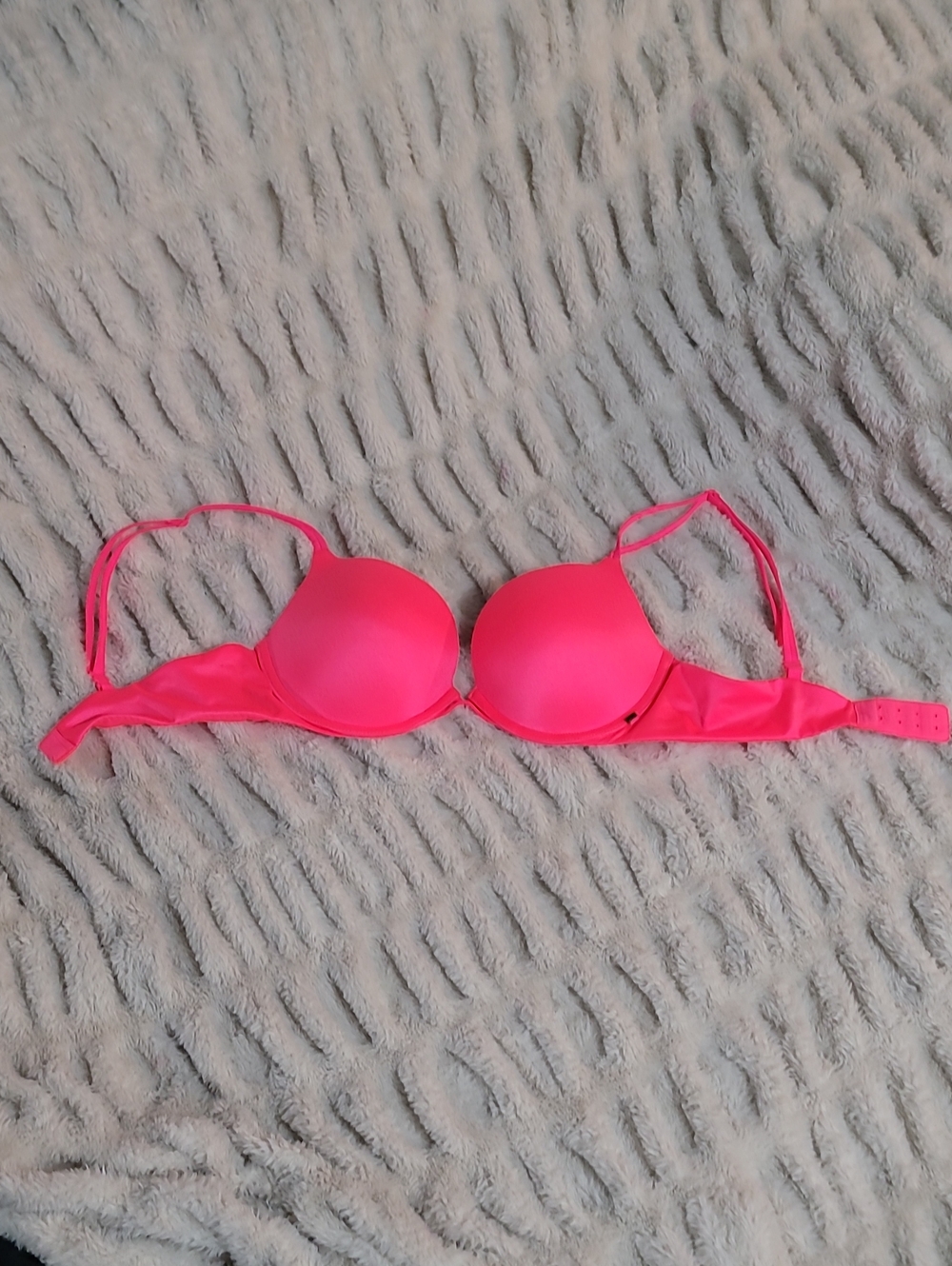 BRAND NEW Victoria's Secret Neon Hot Pink Molded Push-Up Bra